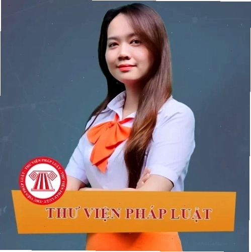 Một nghệ sĩ biểu diễn trên sân khấu
