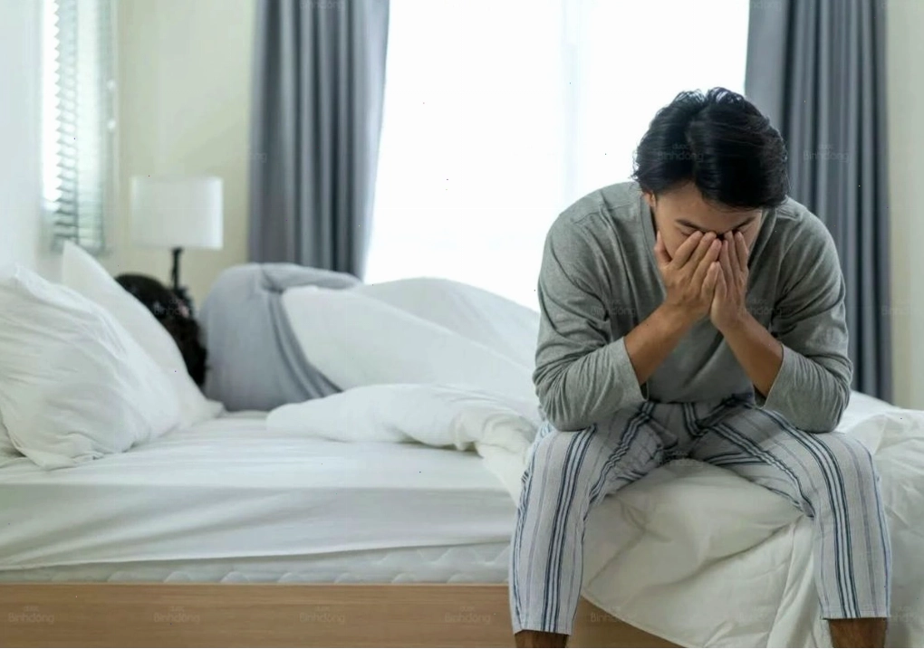 Nam giới thức khuya bị suy giảm ham muốn và ảnh hưởng đến khả năng sinh sản