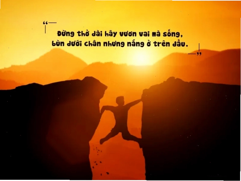 Người đang nỗ lực leo lên đỉnh núi cao