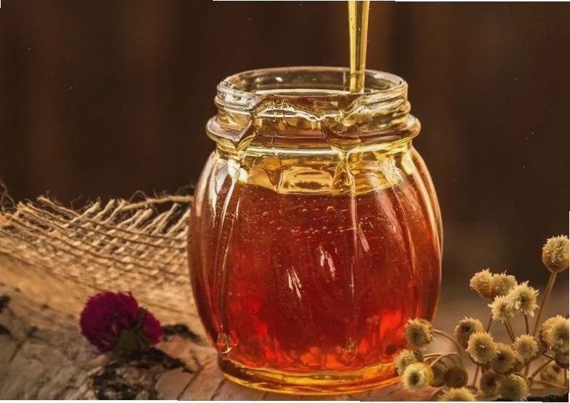 Nước cốt chanh và dầu oliu giúp làm sáng và dưỡng ẩm môi