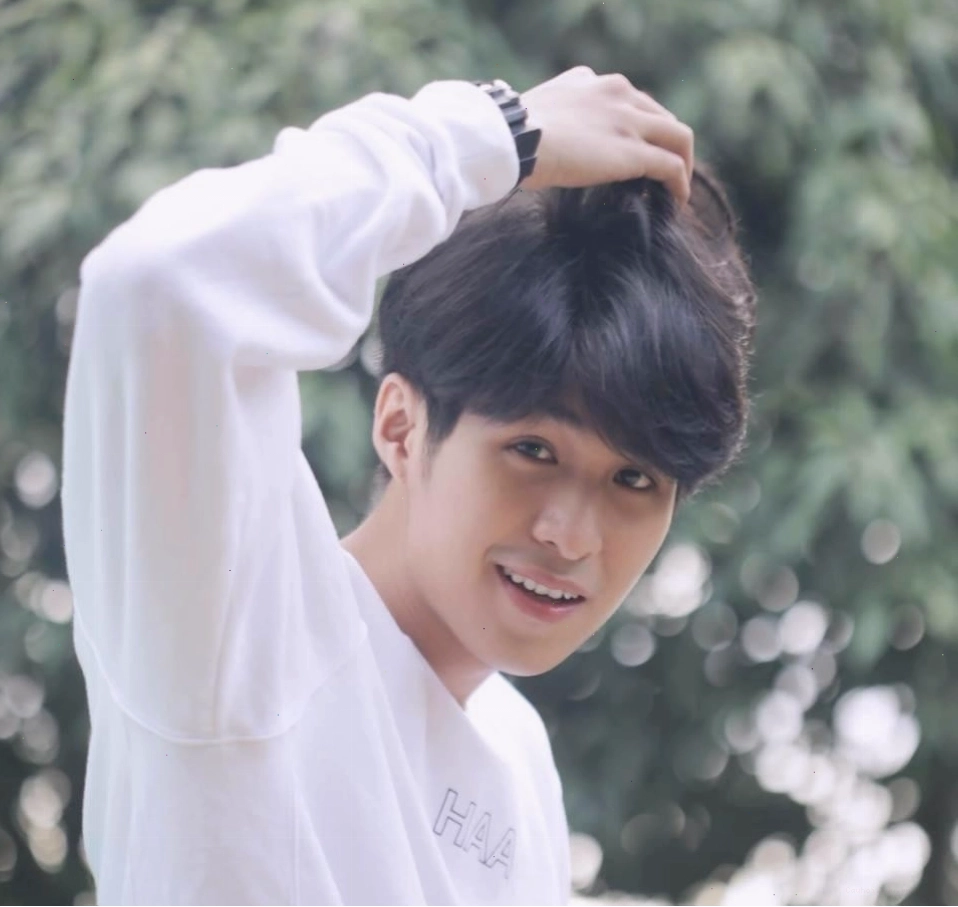 Otis Nhật Trường với visual ấn tượng trong một bộ phim.