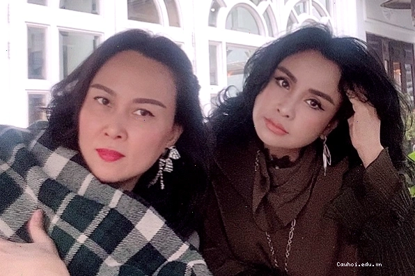 Phượng Chanel trong một sự kiện thời trang