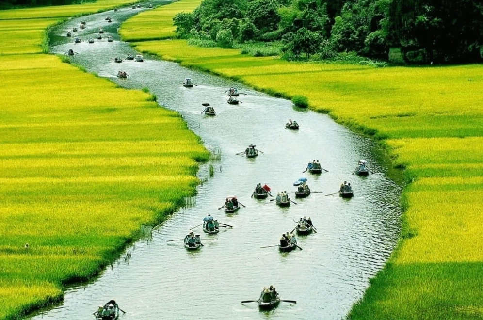 Sông Ngô Đồng thơ mộng tại Tam Cốc
