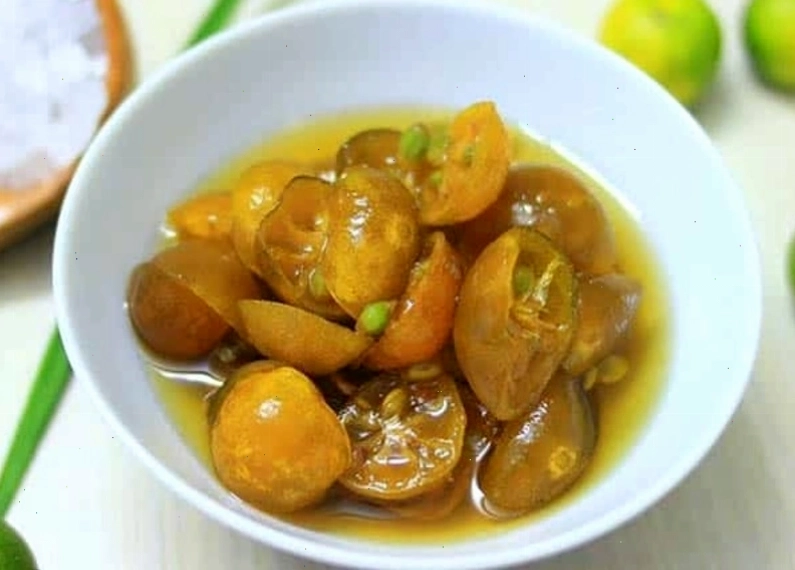 Tắc chưng mật ong hỗ trợ giảm ho và làm dịu cổ họng