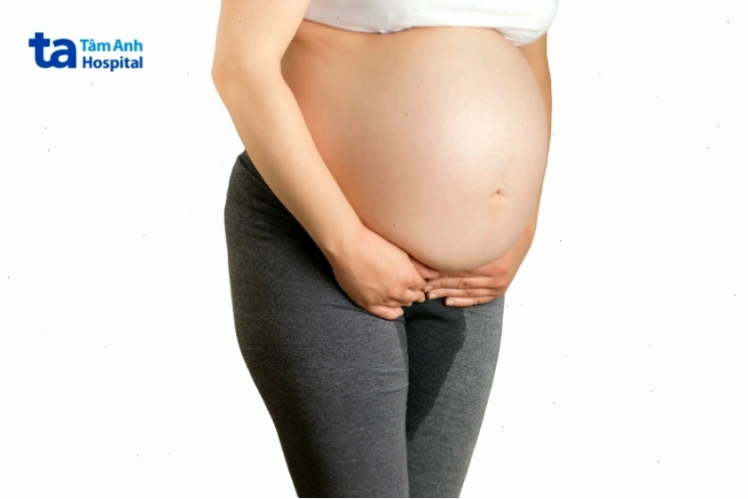 Thai phụ cần phân biệt rỉ ối để đến bệnh viện sớm