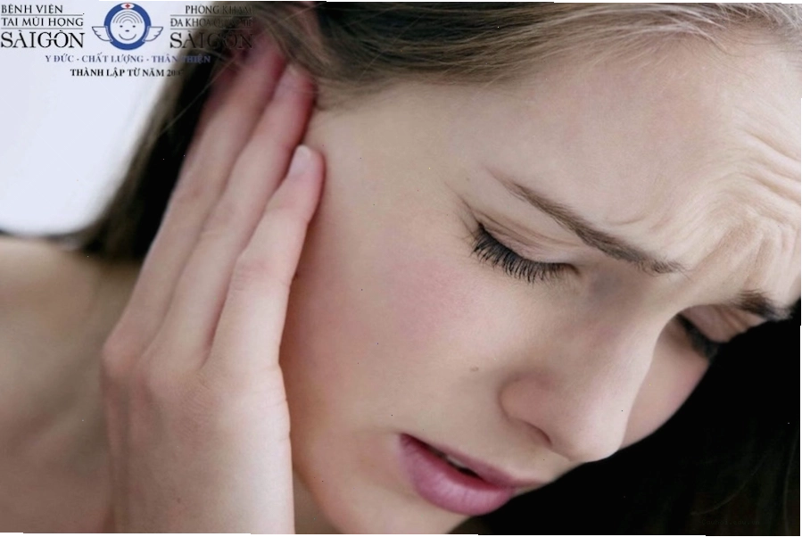 Thăm khám bác sĩ Tai Mũi Họng khi có ráy tai nhiều bất thường