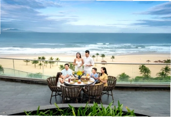 Thánh địa Mỹ Sơn nhìn từ trên cao với cảnh quan thiên nhiên hùng vĩ