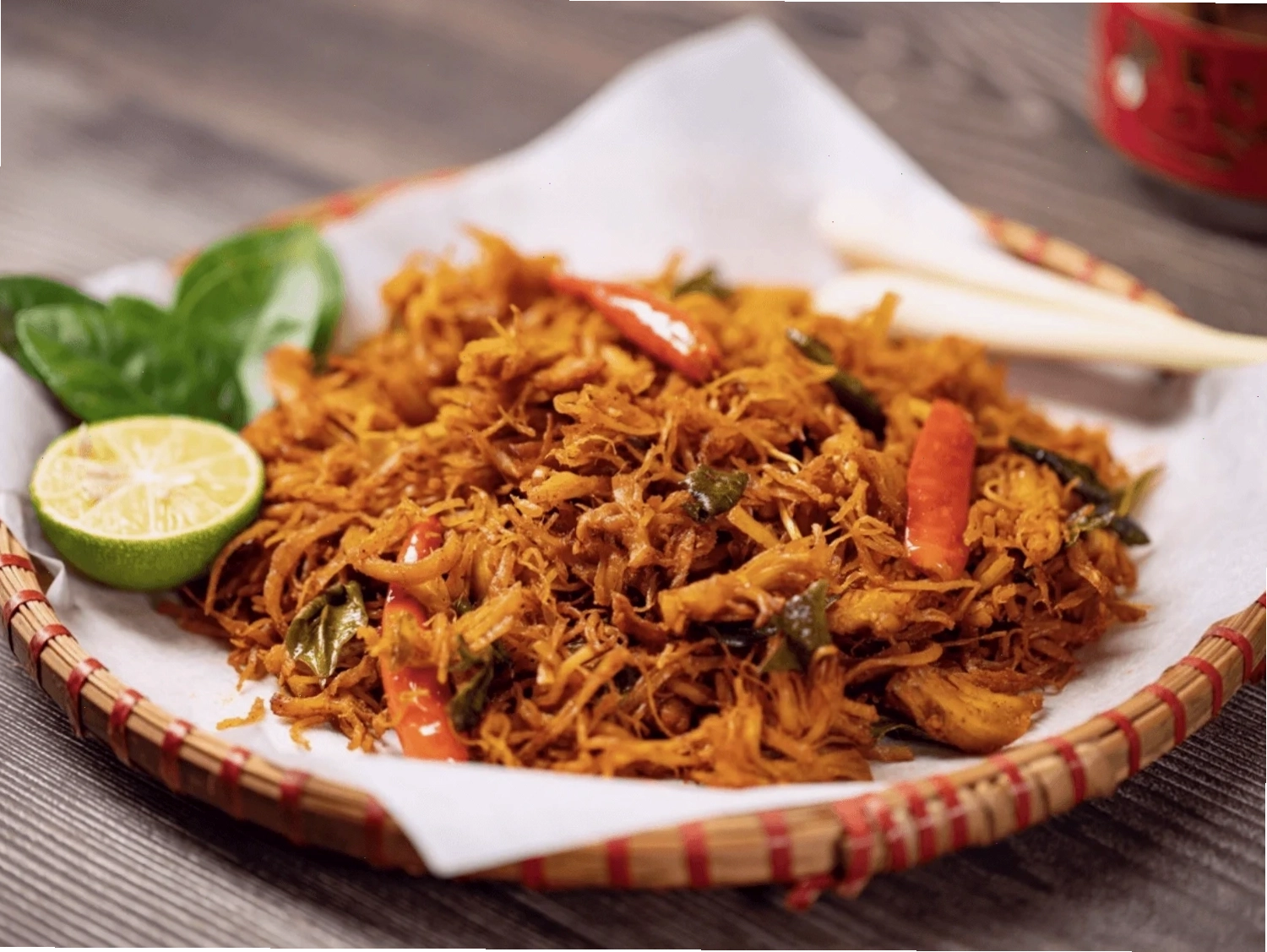 Thành phẩm khô gà lá chanh thơm ngon