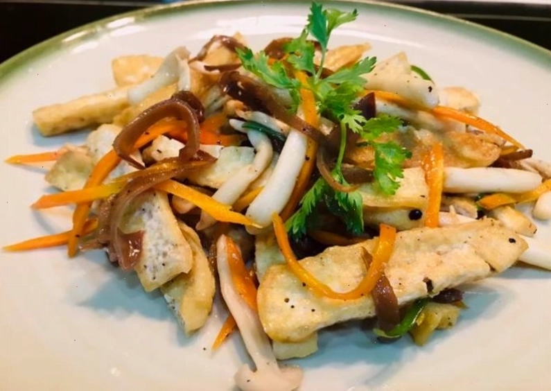 Thành phẩm nấm bào ngư xào đậu phụ
