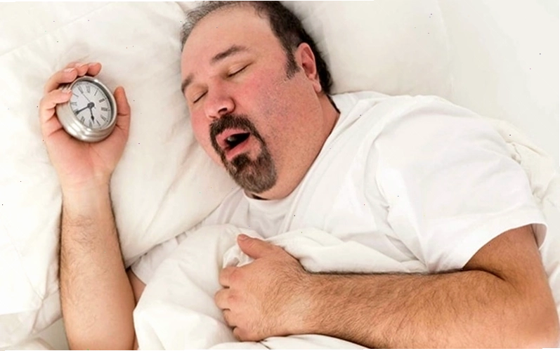 Thức khuya dễ khiến nam giới tăng cân và béo phì