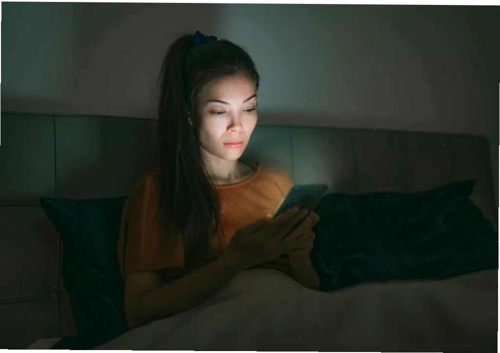 Thức khuya gây ảnh hưởng xấu đến hệ tiêu hóa và gan