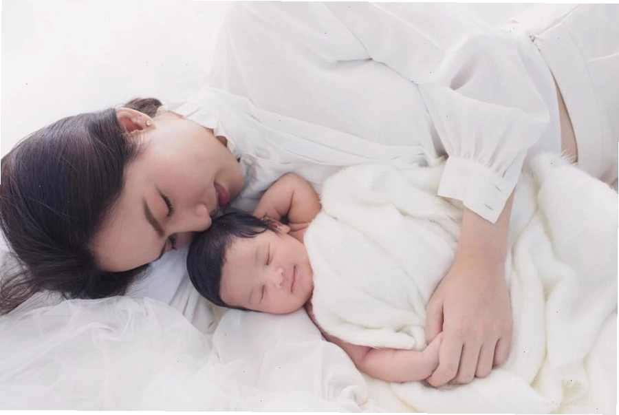 Trẻ hay khóc đêm, ba mẹ nên làm gì để bé ngủ ngon giấc