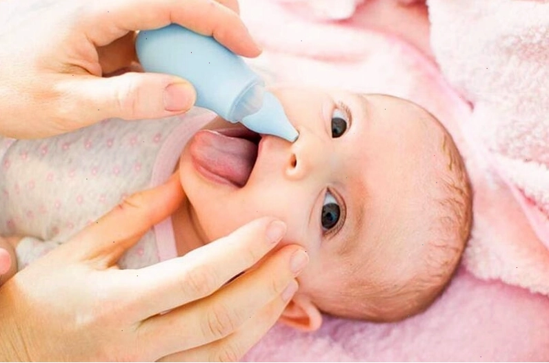 Trẻ nhỏ bị nghẹt mũi có thể gây khó thở và ảnh hưởng đến sức khỏe