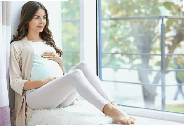 Tư thế đúng cho bà bầu khi cần vươn người