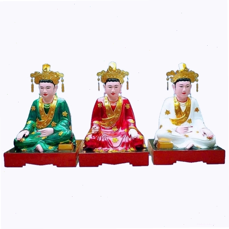Tượng Tam Toà Thánh Mẫu tại đền