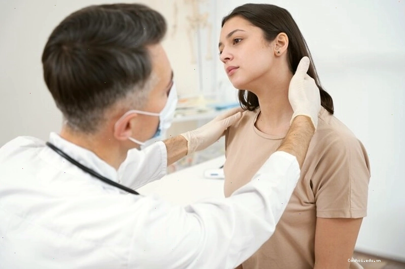 Tuyến giáp hoạt động quá mức gây ra nhiều triệu chứng khó chịu