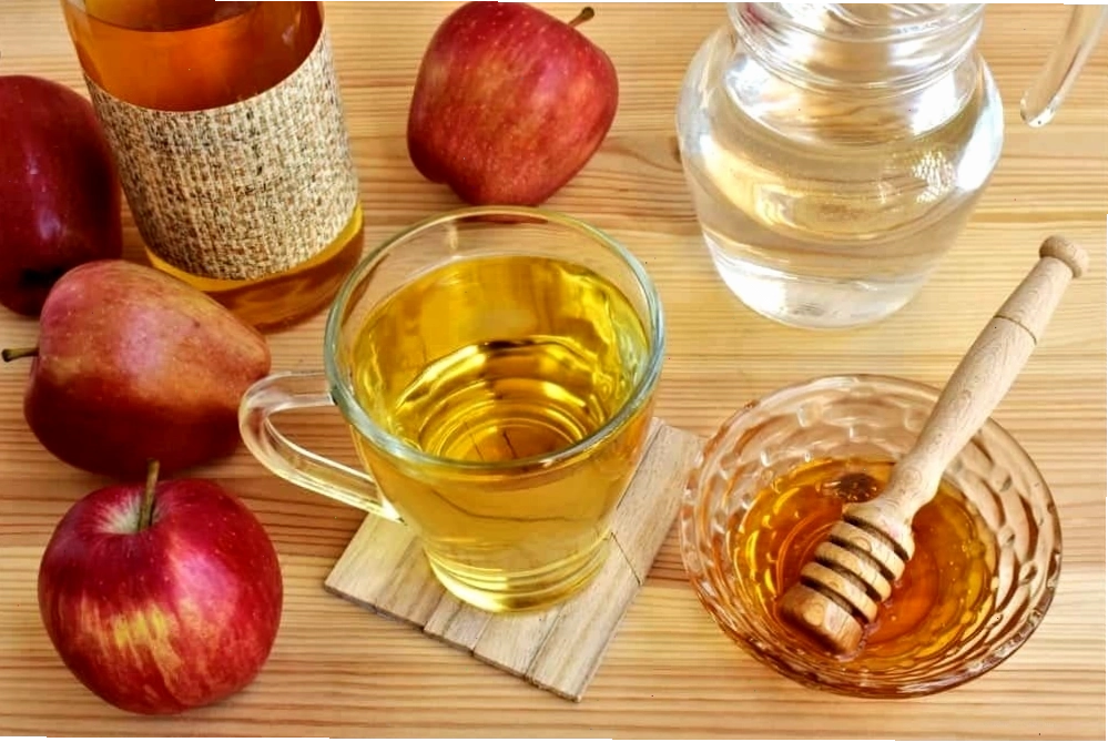 Uống giấm táo pha loãng để hỗ trợ giảm cân