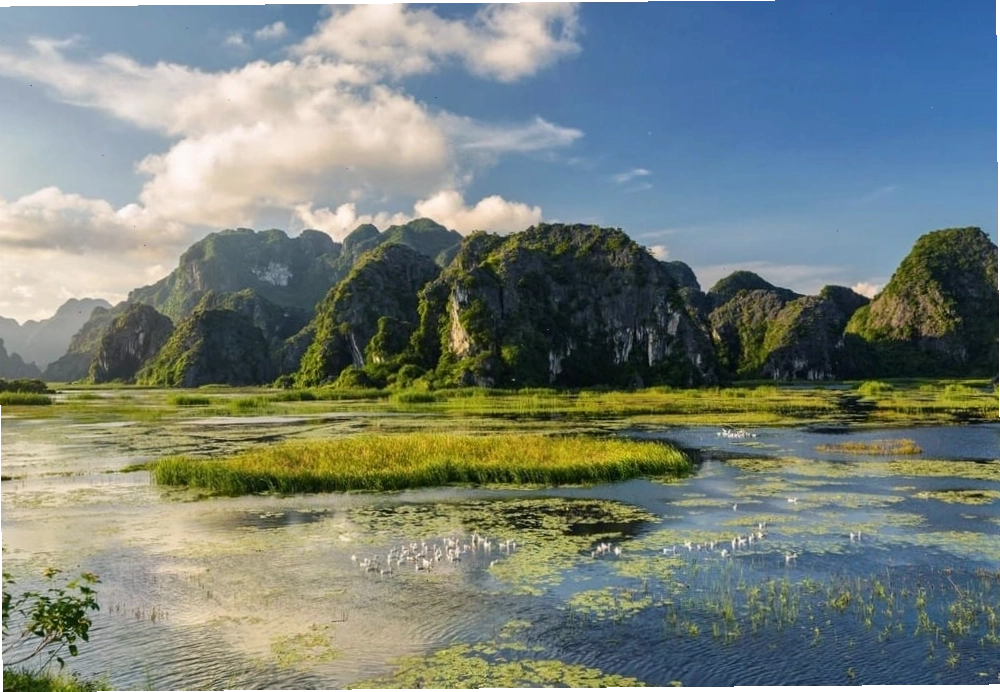 Vẻ đẹp thanh bình của Đầm Vân Long