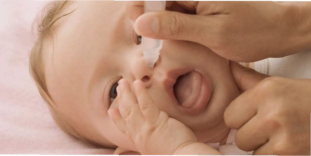 Vệ sinh mũi bằng nước muối sinh lý giúp làm sạch và giảm nghẹt mũi