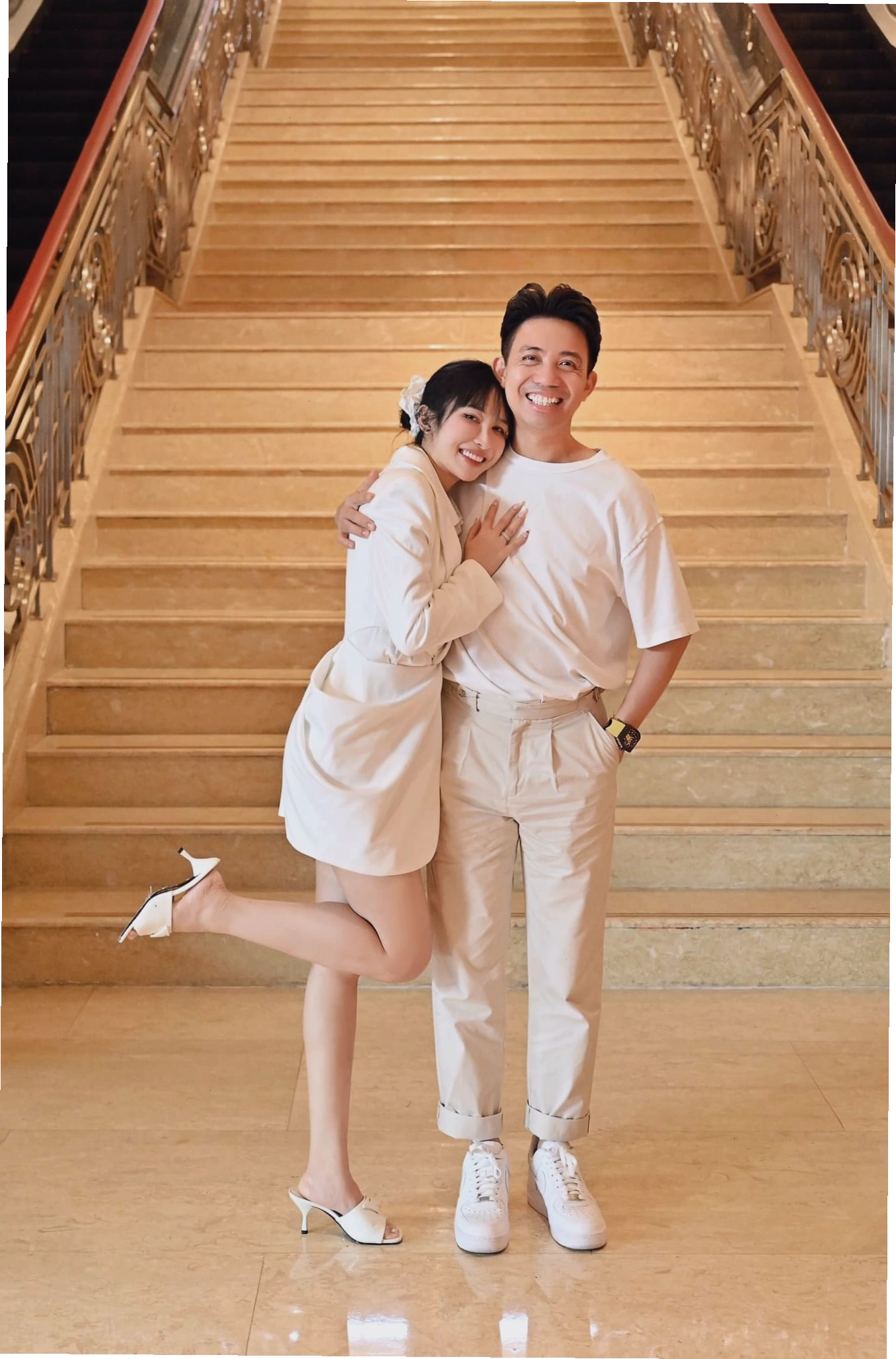 Vợ đầu và vợ hai của Minh Nhựa lần đầu xuất hiện chung