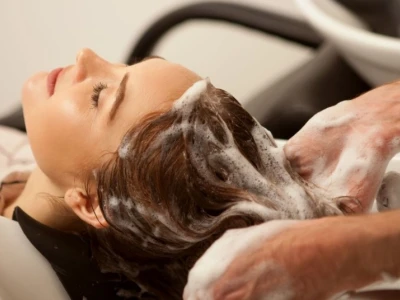 Đến tháng có nên gội đầu không? Giải đáp và lưu ý quan trọng