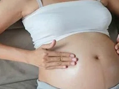 Phân biệt bụng bầu và bụng mỡ: Dấu hiệu nhận biết sớm thai kỳ