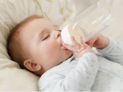 Tác hại của sữa công thức với trẻ sơ sinh và những điều cần lưu ý
