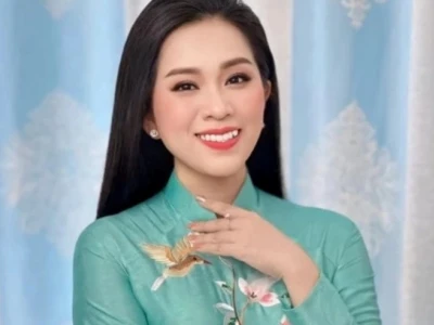 Tiểu Sử Ca Sĩ Hồng Phượng: Hành Trình Nghệ Thuật Đầy Sóng Gió