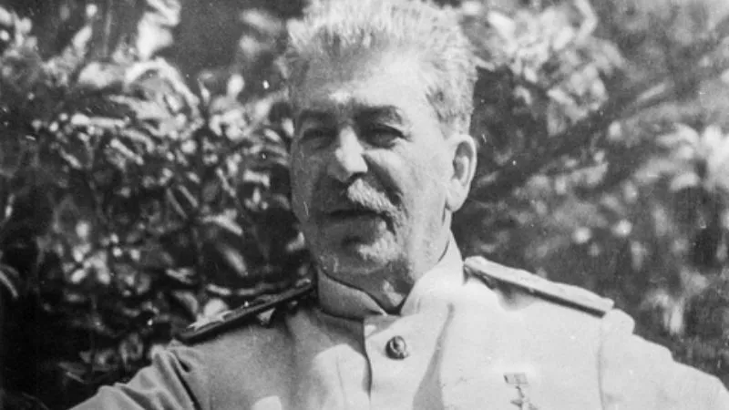 Hành trình thời trẻ của Stalin 2