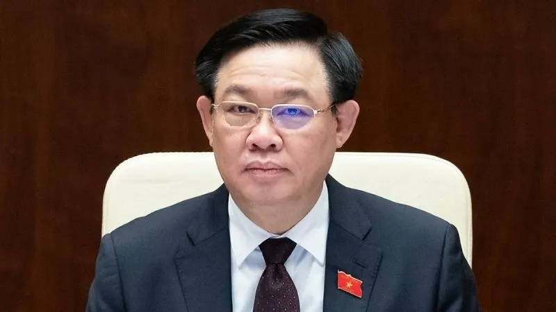 Vinh danh Vương Đình Huệ