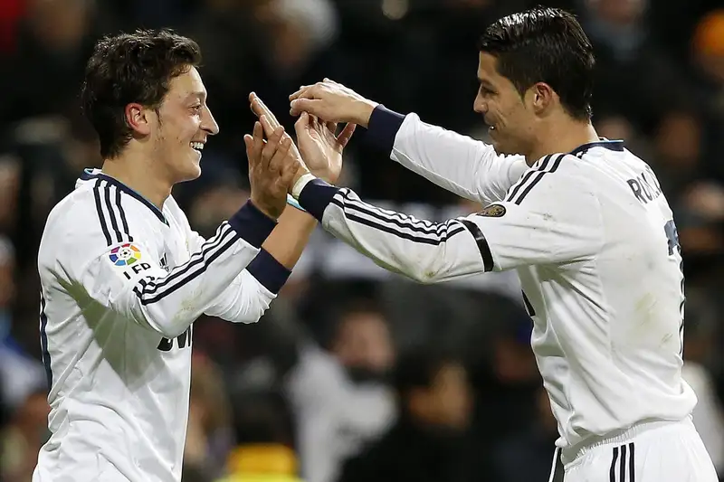 Cuộc đời và sự nghiệp của Mesut Ozil 6