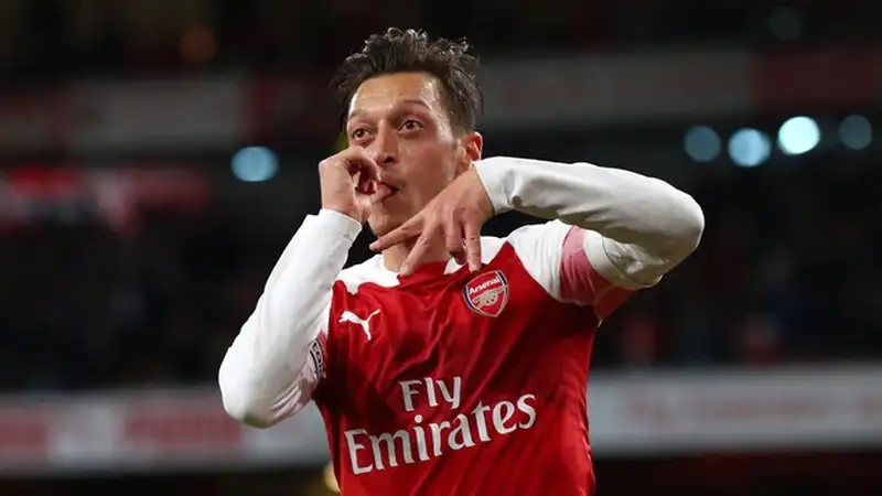 Phong cách thi đấu của Mesut Ozil 3